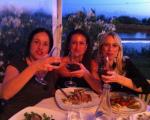 si brinda...con le mitiche cugine Fede e Michy !